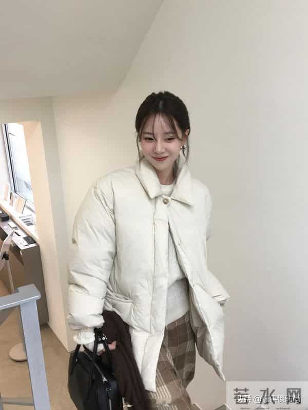 秋冬季怎么穿好看？一起来看下28岁高敏英6套搭配示范，很精致