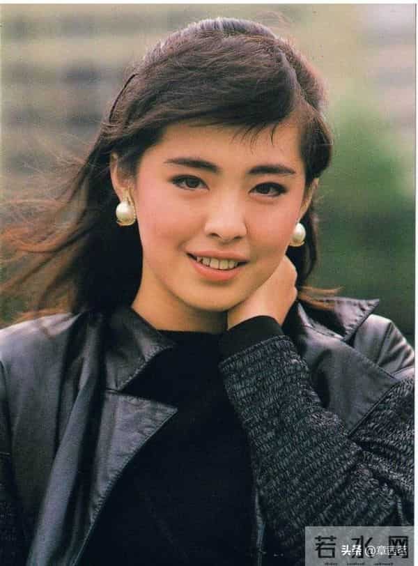 戴耳环的女神王祖贤(一)