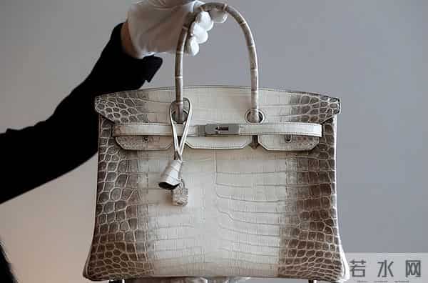 为何年轻人不再痴迷进口大牌?国货崛起,重新构建“何为高级”