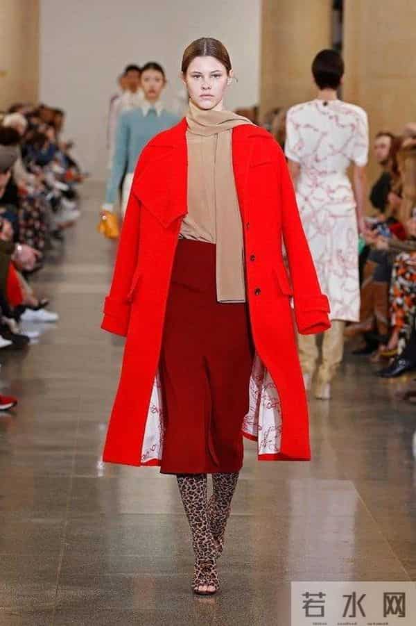 今冬绝美“配色”大赏！这两个颜色，为什么又被热捧？