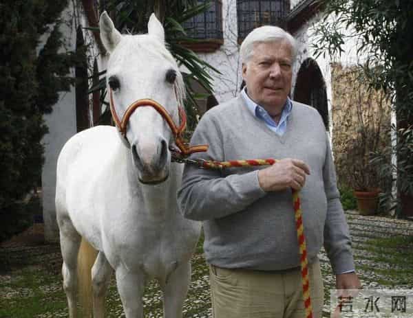 爱马仕继承人多次因财富引发纠纷，曾计划收养园丁转赠一半资产