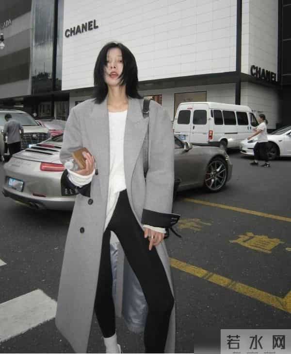 被杭州街拍惊艳了！满街都是“冬服+瑜伽裤”，洋气时髦又保暖