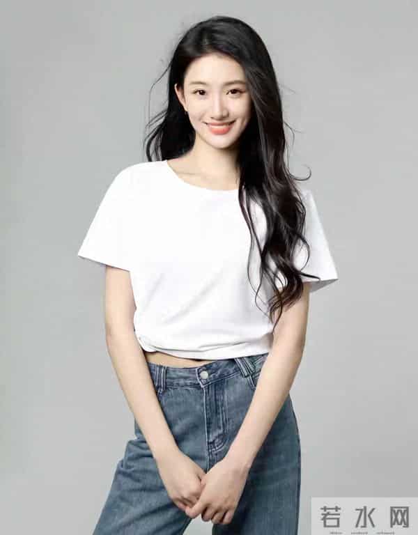 北电的恩美校花，大气明媚，冰清玉洁，网友直呼：幻似天仙下凡！