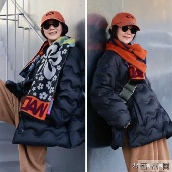 被上海地铁奶奶惊艳到！出门不是“戴帽”就是“裹围巾”，真优雅