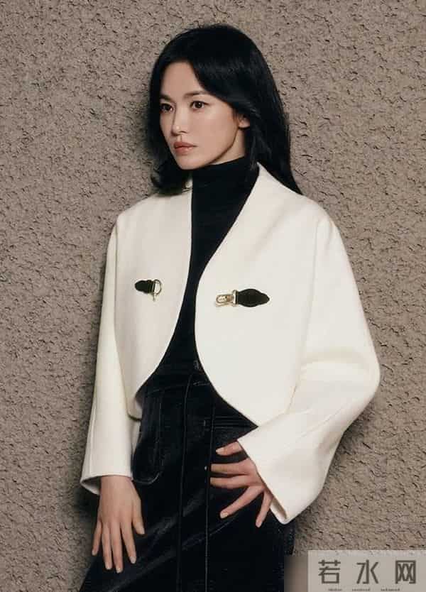 应对降温穿搭：宋慧乔的温暖和优雅，秋日的时尚哲学