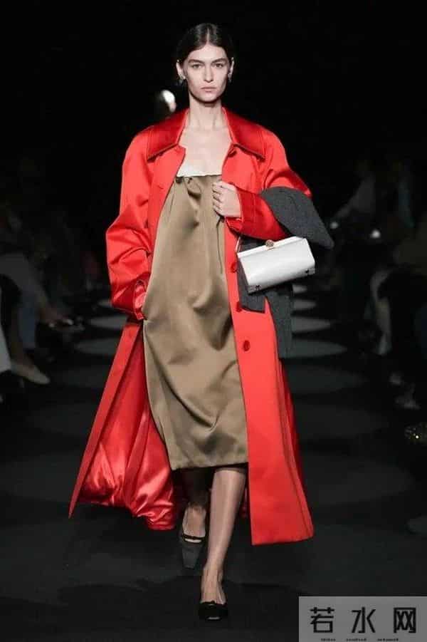 今冬绝美“配色”大赏！这两个颜色，为什么又被热捧？