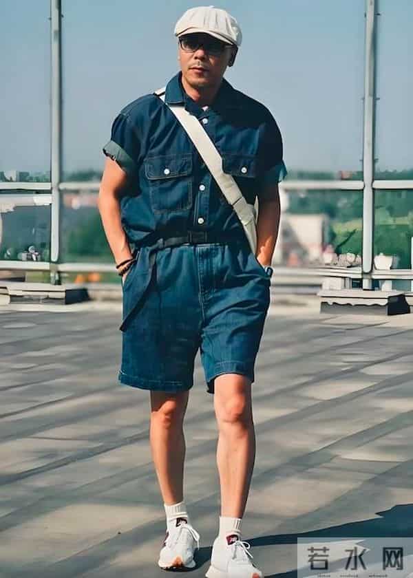 50岁男人想要年轻：穿要简洁有型、裤优雅、戴假发，老了也照样帅