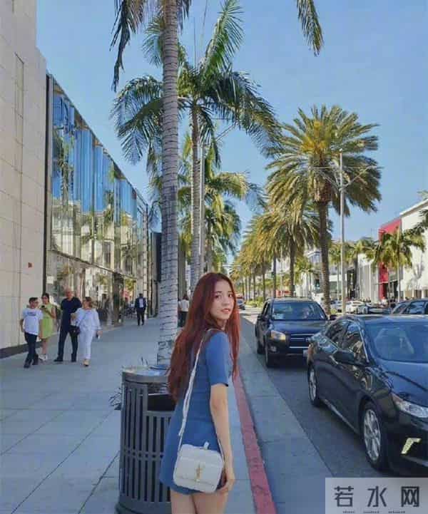 全球最美丽女性的时尚攻略：金智秀的三套完美穿搭！