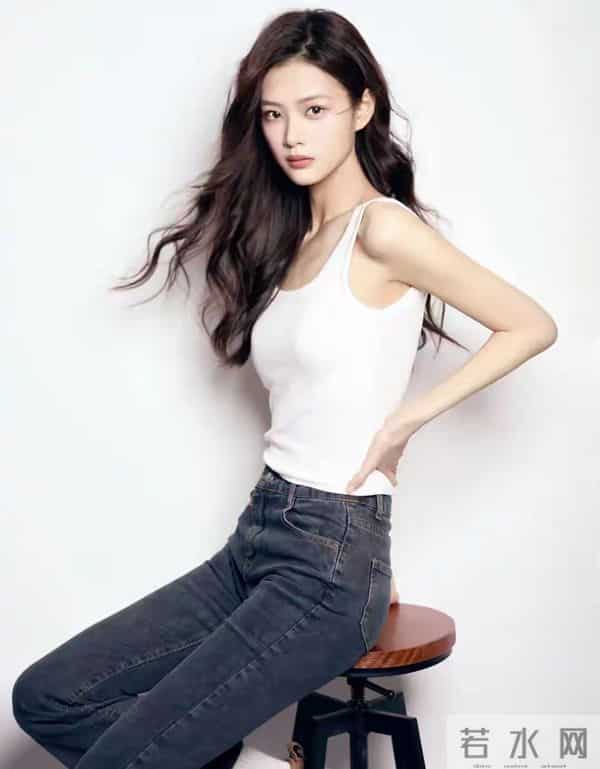 国色天香：北电校花易子茗，绝世倾城的容貌触动人心