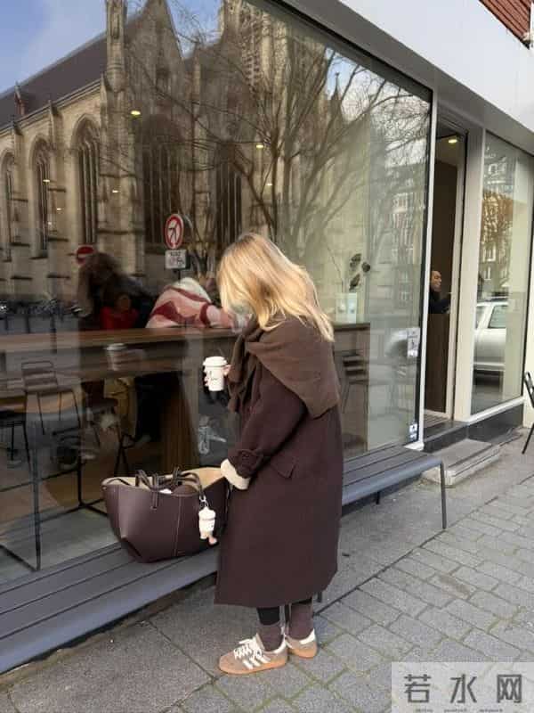 秋日衣橱必备 照搬ins时尚博主mmequeenb的穿搭思路