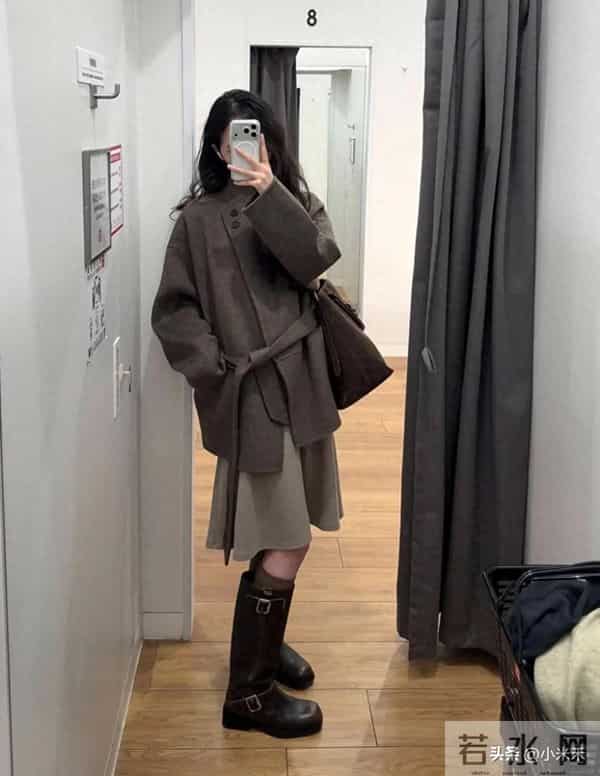 优衣库这大衣是偷了韩剧女主的衣柜吧？这秋冬氛围感直接封神！