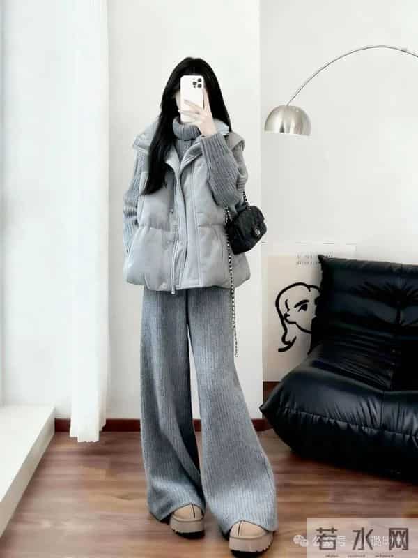 冬日“懒人高级感”穿搭！灰系叠穿三件套，温暖又显腿长～