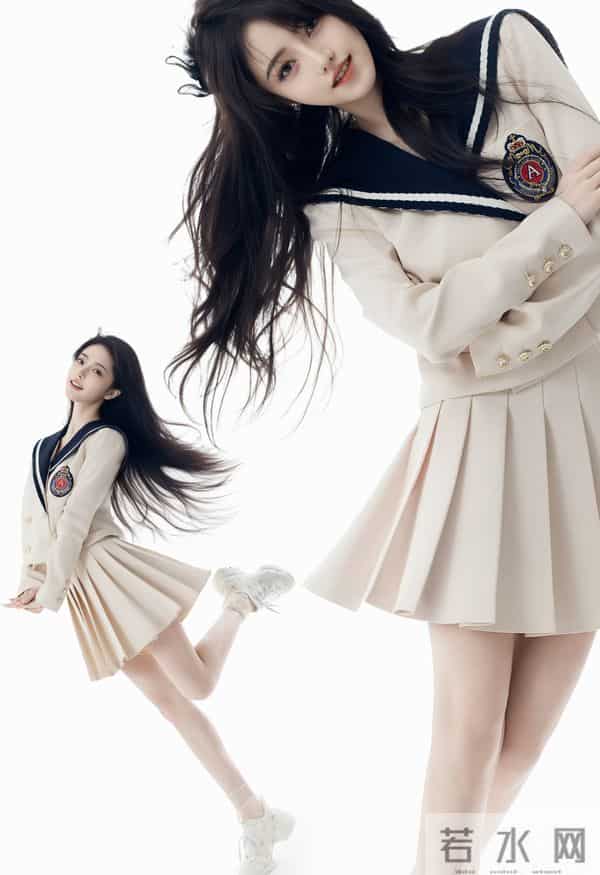 百褶裙+老爹鞋，这组学院风是甜妹的元气密码