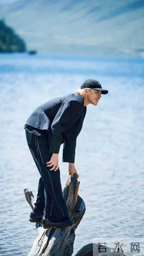 向佐风格大变，终于丢掉女装大佬的造型了！