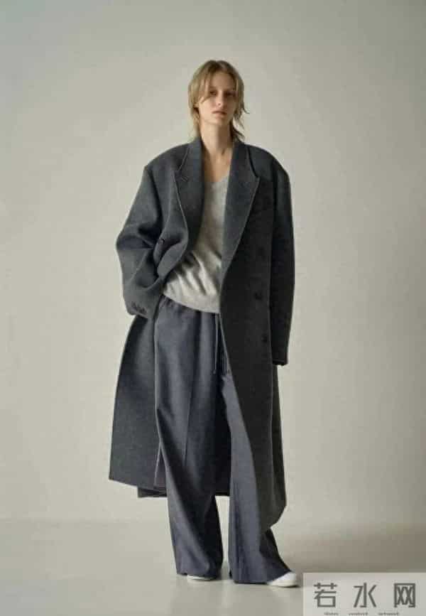 灰色大衣，这样“配色”太高级了