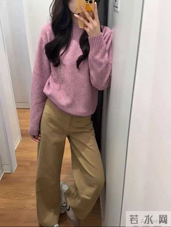 优衣库男装区偷藏的粉紫毛衣，直接把我嫩成“白月光”！