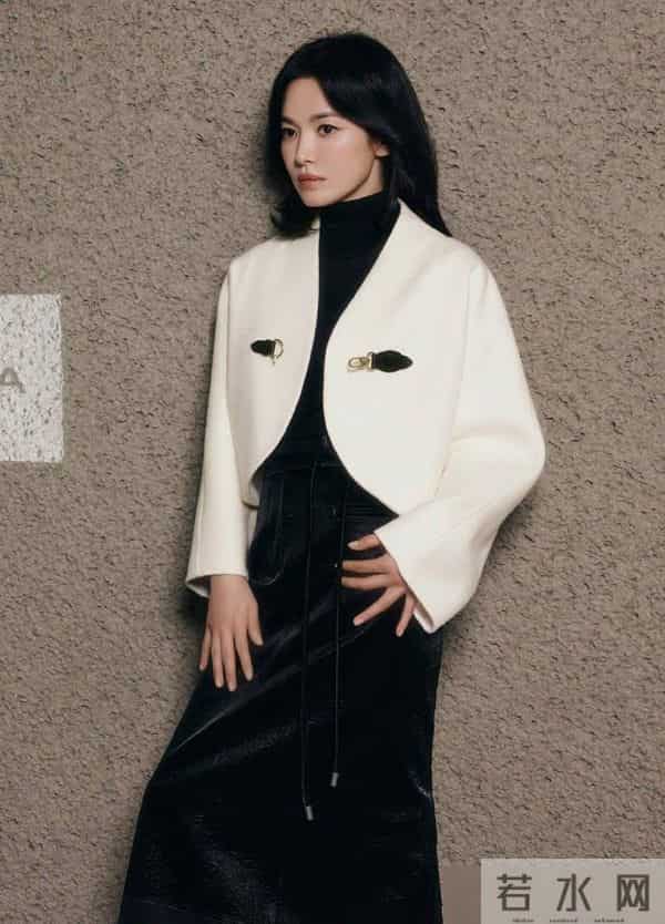 应对降温穿搭：宋慧乔的温暖和优雅，秋日的时尚哲学