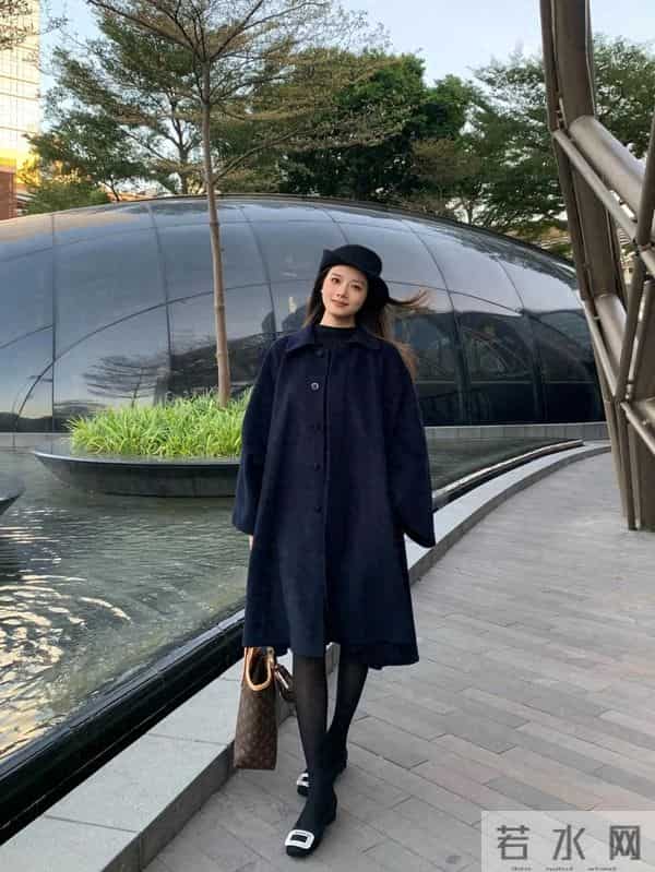 黑蓝色大衣和厚黑真的很搭~