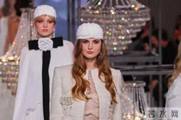 Isabel Sanchis 2026 春夏婚纱秀场