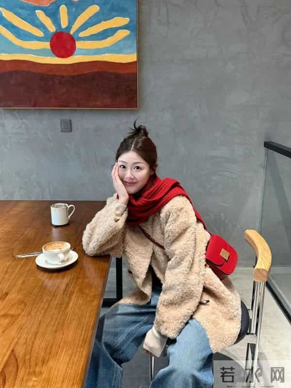 比大衣保暖，比羽绒服好看！毛毛外套怎么选怎么搭？