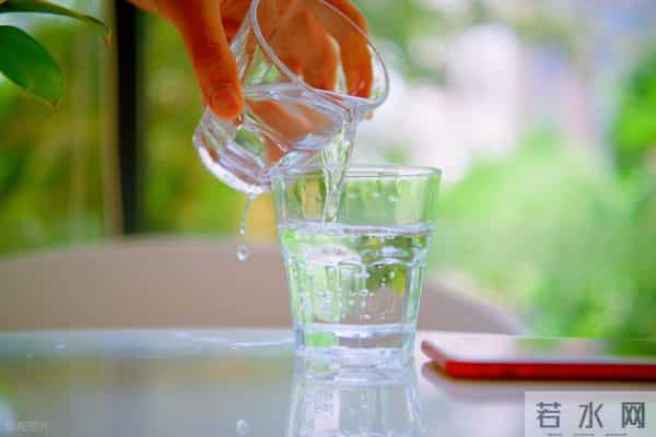 收好这份保养清单：50岁后坚持4个习惯，皮肤想不好都难