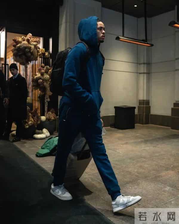 穿搭如何？凯尔特人社媒分享球员穿搭照片