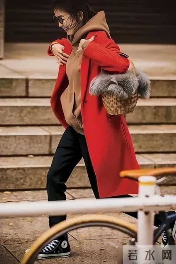 今冬绝美“配色”大赏！这两个颜色，为什么又被热捧？