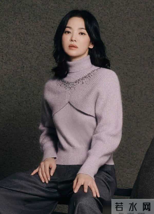 应对降温穿搭：宋慧乔的温暖和优雅，秋日的时尚哲学