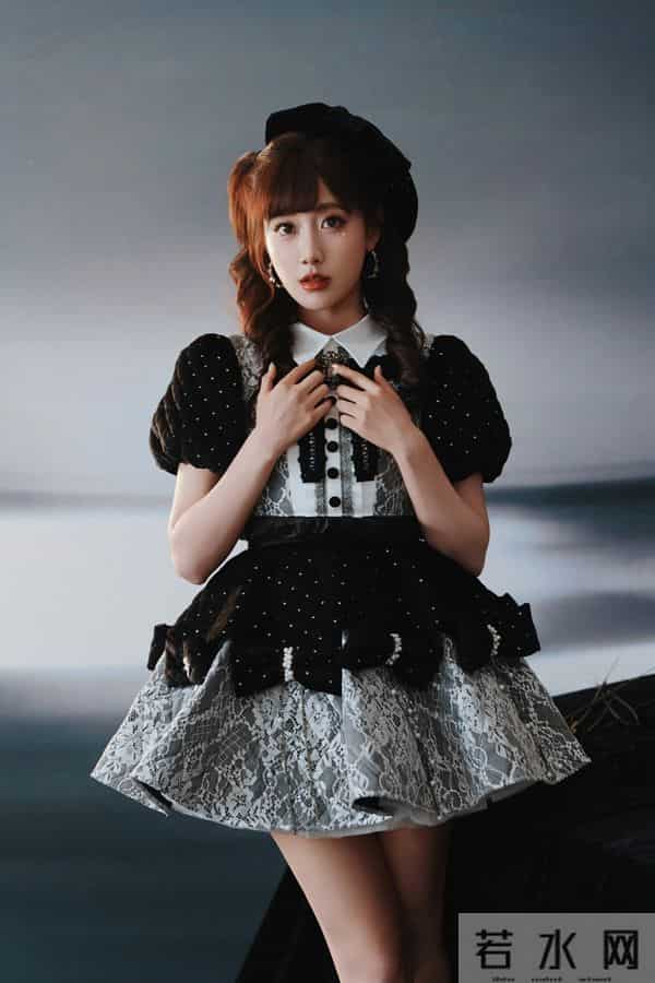 「暗黑甜系Lolita风」把洛丽塔的精致甜和暗黑元素揉得又乖又酷
