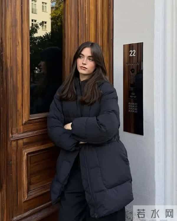 原来黑色羽绒服这么穿，就很好看！