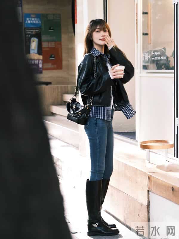 最近火了一种穿法，叫“牛仔裤+过膝靴”，时髦显腿长，回头率高