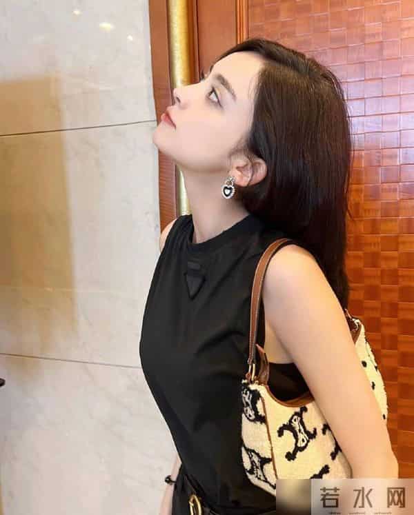 古力娜扎清凉时尚的穿搭，做到这3点，你也像她一样高级又清爽