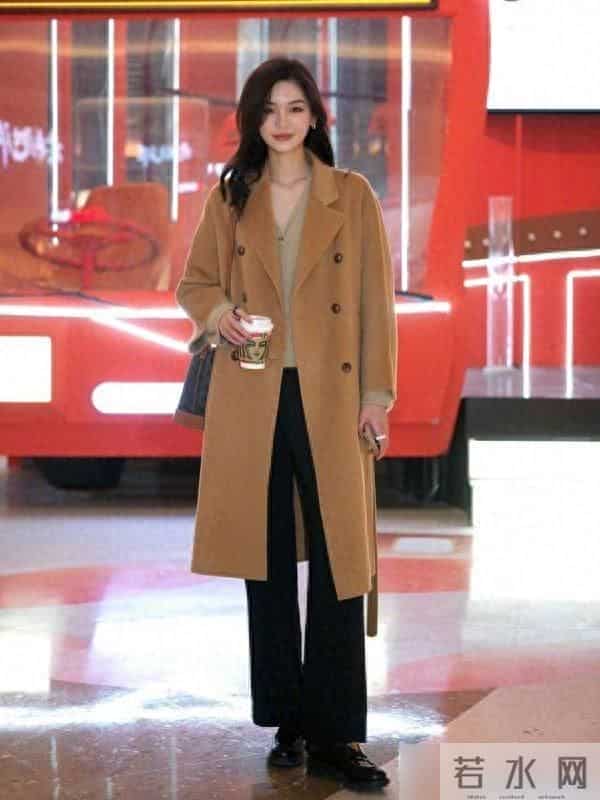 今冬流行“毛衣＋毛呢裤”，洋气温柔又显高，特有淑女气质！