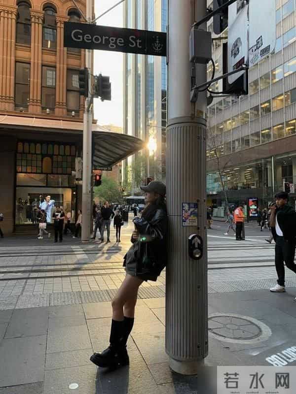 难怪没人穿马丁靴了，今年流行的“冬靴”，洋气好看又舒适百搭