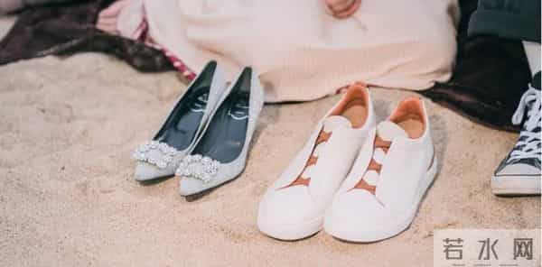 韩剧女主穿火的鞋，这回真成美国足力健了