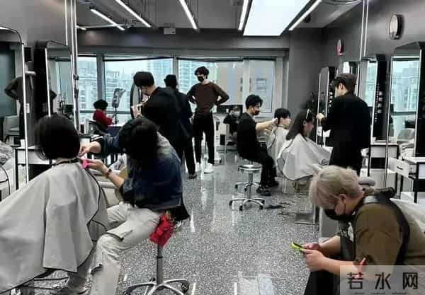 15元快剪，撕到了理发店“高利润”的乱象？