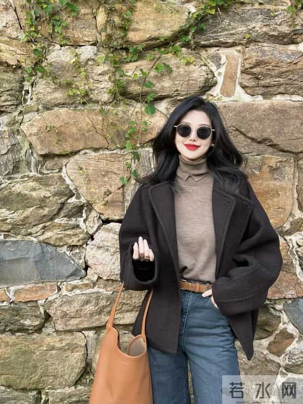 今年冬天短大衣又火啦！这样搭配美翻了！