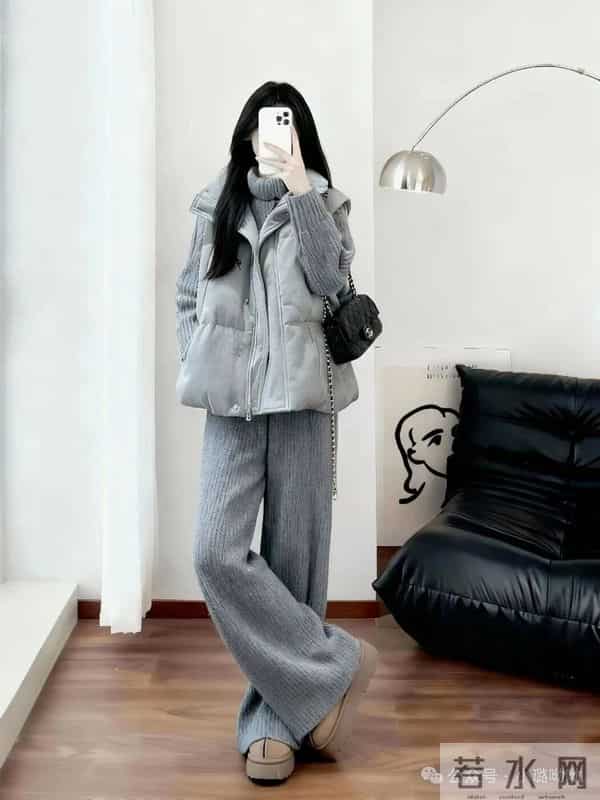 冬日“懒人高级感”穿搭！灰系叠穿三件套，温暖又显腿长～