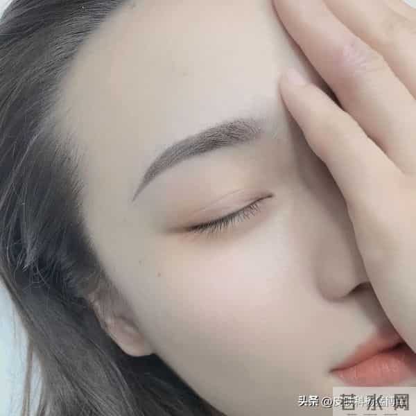文眉师故意文丑眉强迫顾客升单获刑，纹眉背后的健康隐患：