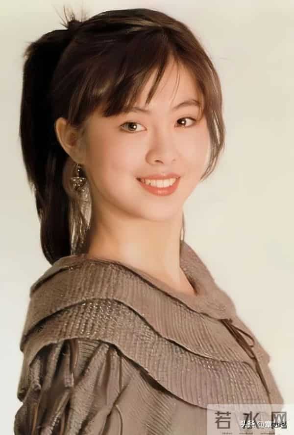 戴耳环的女神王祖贤(一)