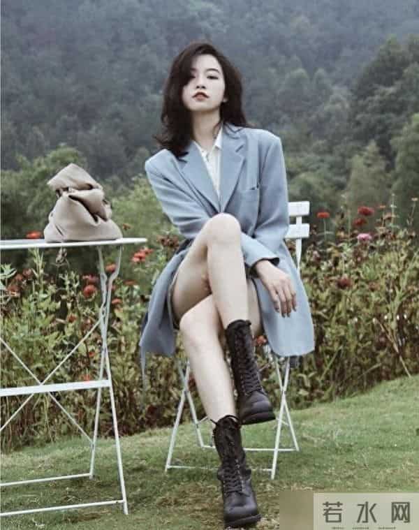 皮肤偏黄偏黑的女人，秋冬少穿“棕色”！这3种颜色更高级显白