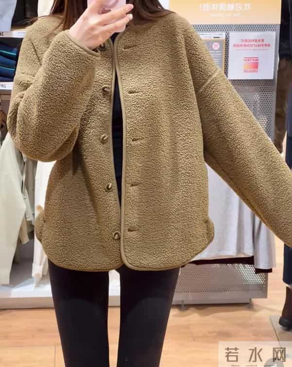 优衣库五色摇粒绒外套，挑花眼了都！每件都想焊在身上！