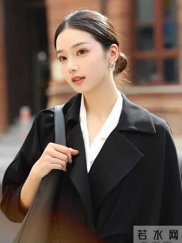 被问爆的“黑大衣+牛仔裤”，到底赢在哪？