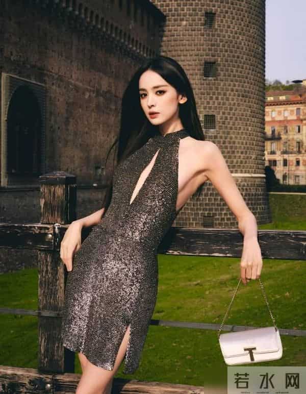 娜扎和曾黎在米兰时装周的两款穿搭，展现出都市色彩的魅力！