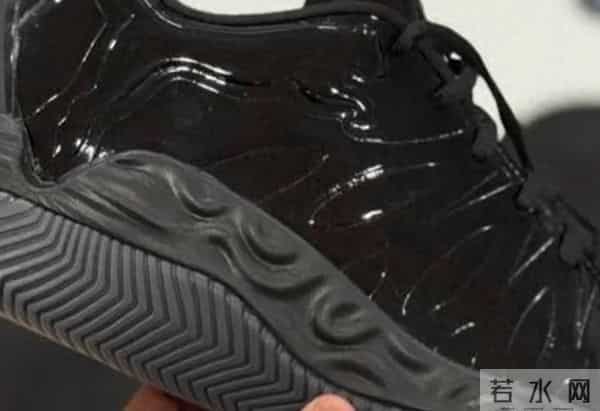 黑漆皮帅啊！哈里伯顿上脚「新战靴」！