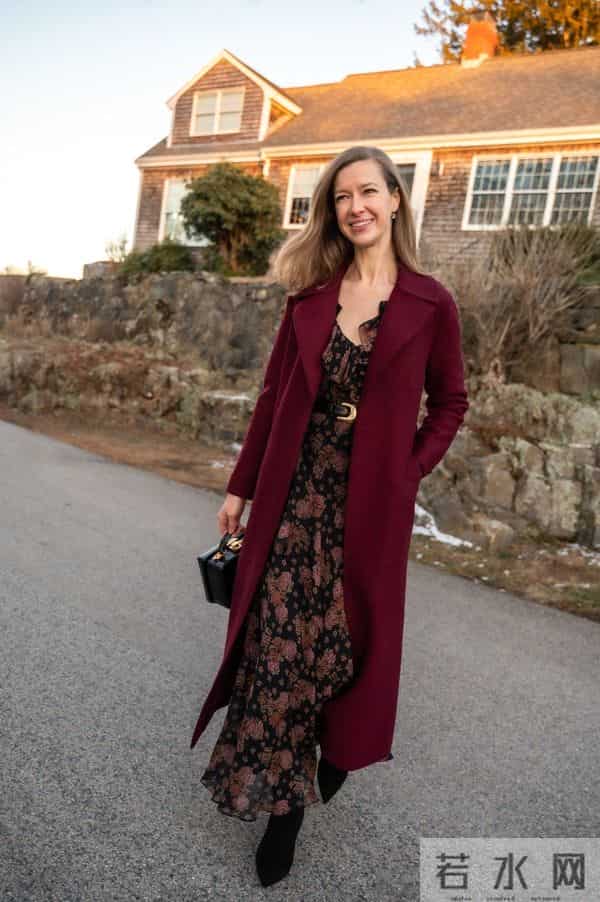 被这位博主穿搭惊艳，人过中年穿衣不花哨，基础款穿出英伦腔调