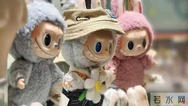 背半个身家出门？50块帆布包配3000块包挂，年轻人买爆千亿市场