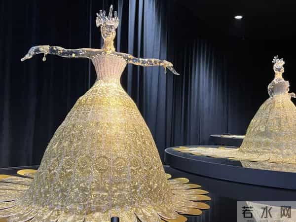 遭老祖宗的“金铺盖”闪到了，在全球首站全国唯一的成都重磅大展上