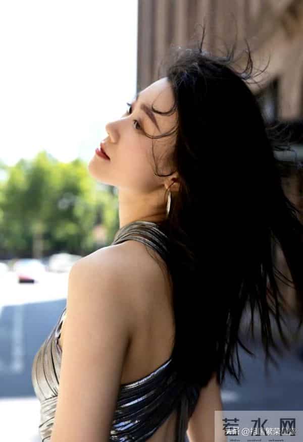 高开叉露背长裙好美