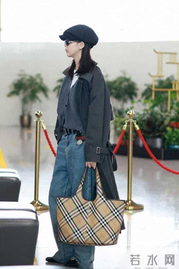 宋妍霏与朴彩英的松弛感穿搭真吸睛！优雅又随性！